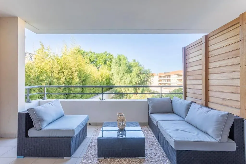 Апартаменты Studio Terrasse Bord De Mer - Entre Calanques Et Collines Марсель